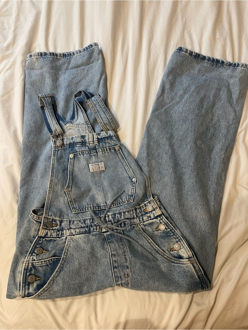 Levi’s Apron Front Tie Waist Wide Leg light wash overalls XS Short